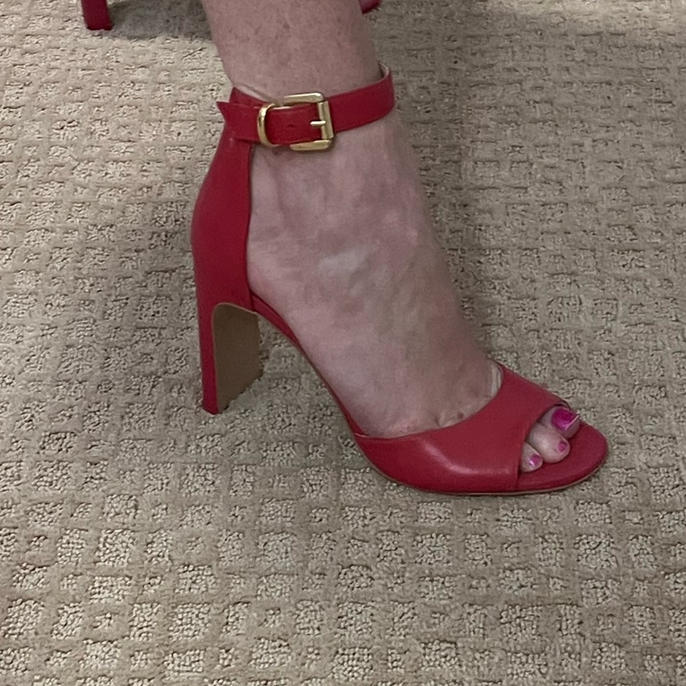 Le chateau shoes Size 38 never worn